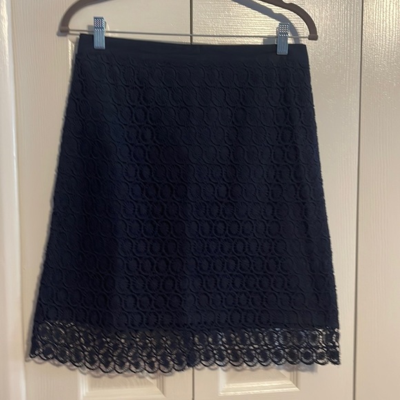 NWOT LOFT lace overlay skirt in navy blue size 4 - Picture 1 of 9